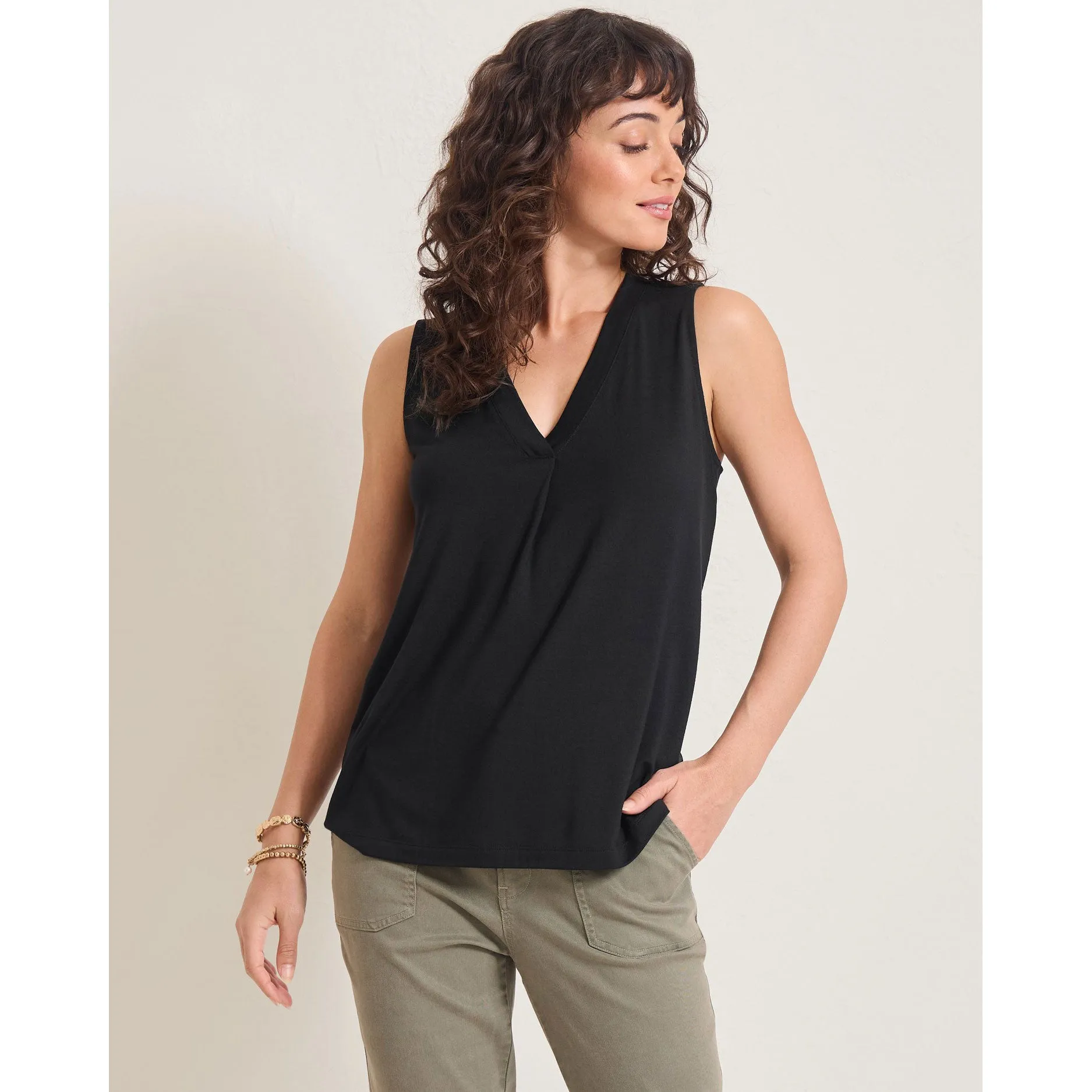 Tommy Bahama Women's Kauai V-Neck Tank Top - Black Tommy Bahama Clothing