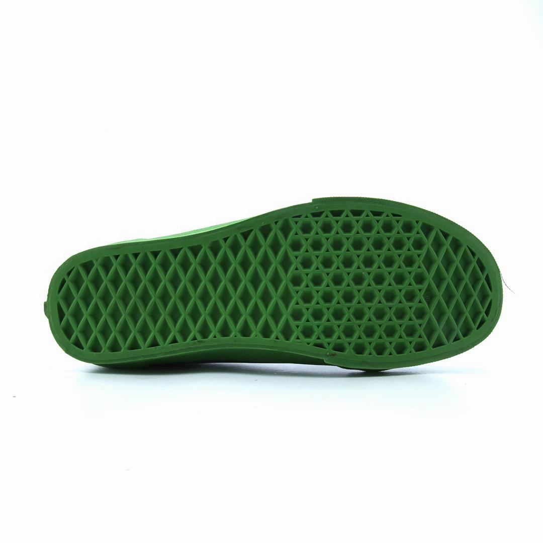 VANS AUTHENTIC MARVEL WINGS Vans classic sneaker styles