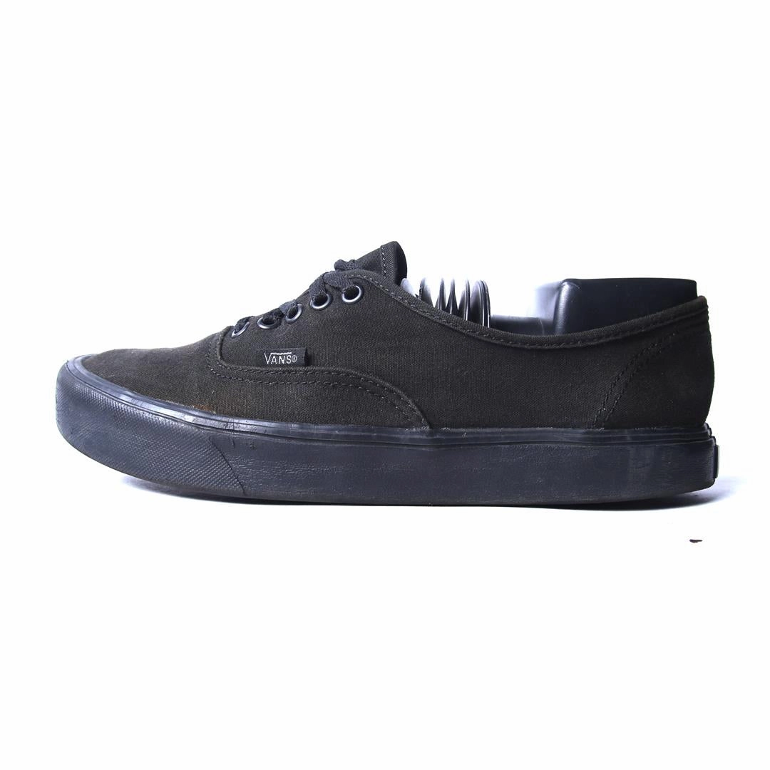 VANS AUTHENTIC UC Vans iconic skate shoe designs