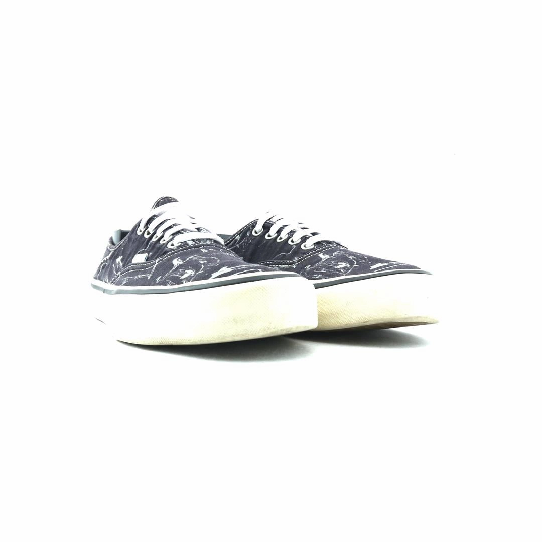 VANS AUTHENTIC UC Vans skate shoe imagery