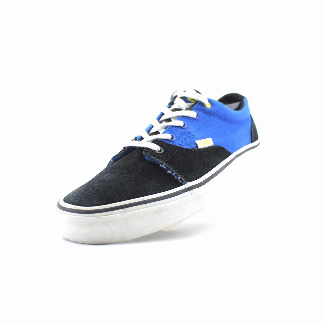 VANS AUTHENTIC Vans casual shoe snapshots
