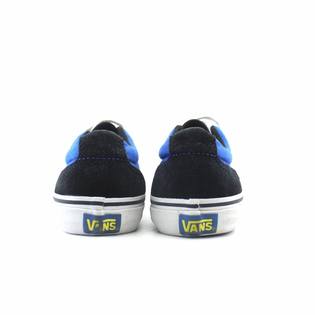 VANS AUTHENTIC Vans casual shoe snapshots