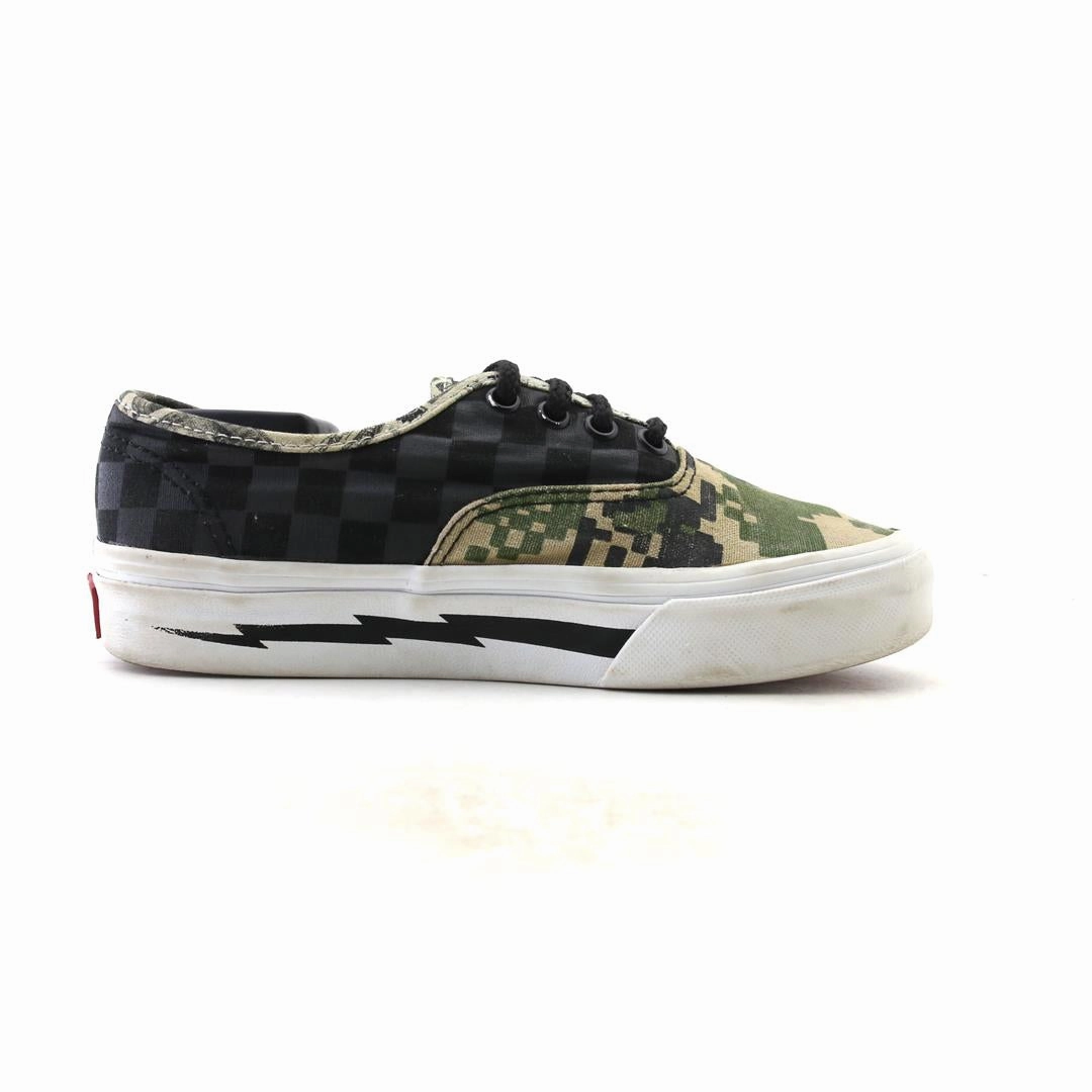 VANS AUTHENTIC Vans casual shoe snapshots