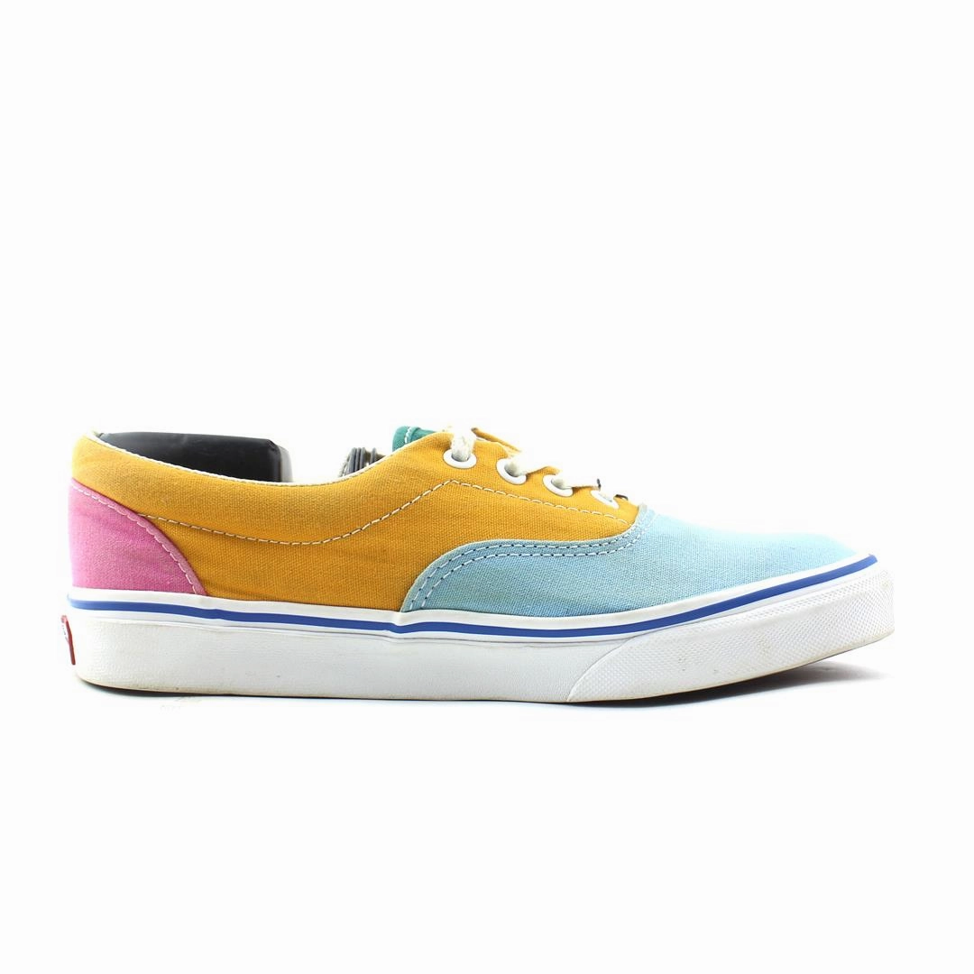 VANS AUTHENTIC Vans casual shoe snapshots