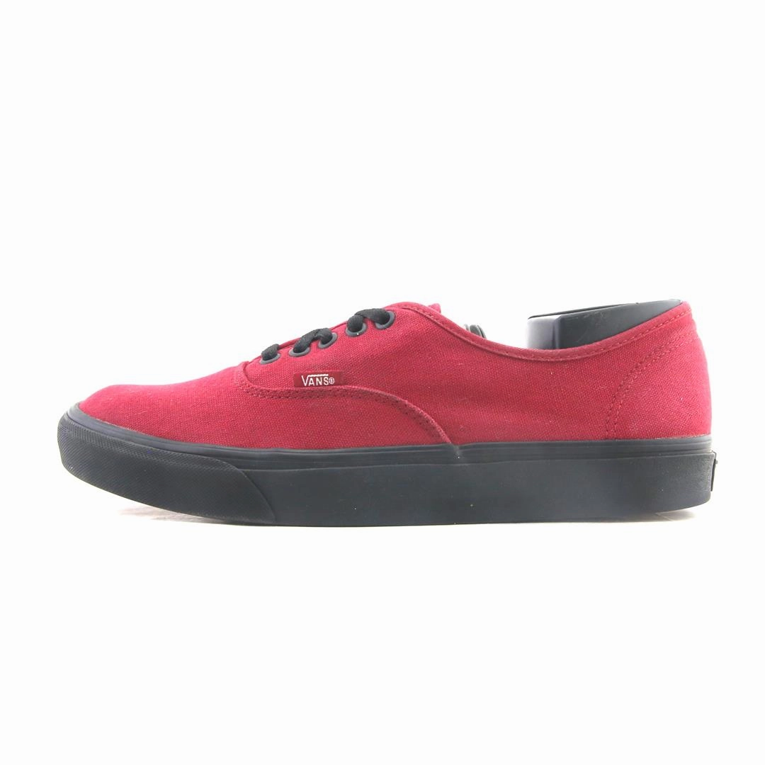 VANS AUTHENTIC Vans retro-inspired footwear styles