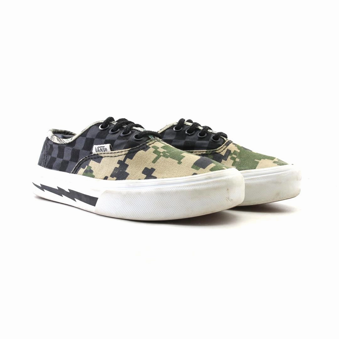 VANS AUTHENTIC Vans casual shoe snapshots