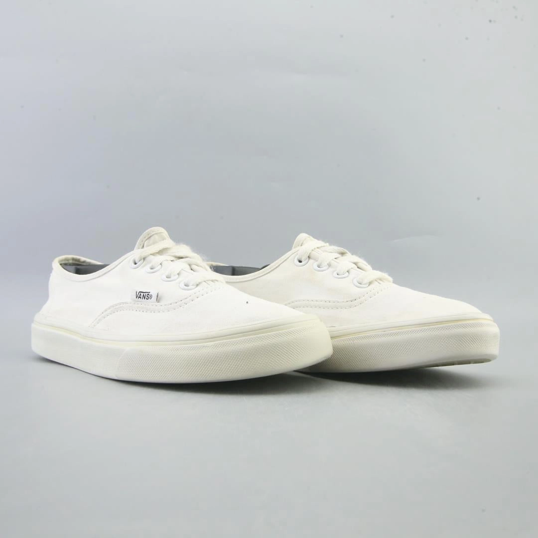 VANS AUTHENTIC Vans casual shoe snapshots