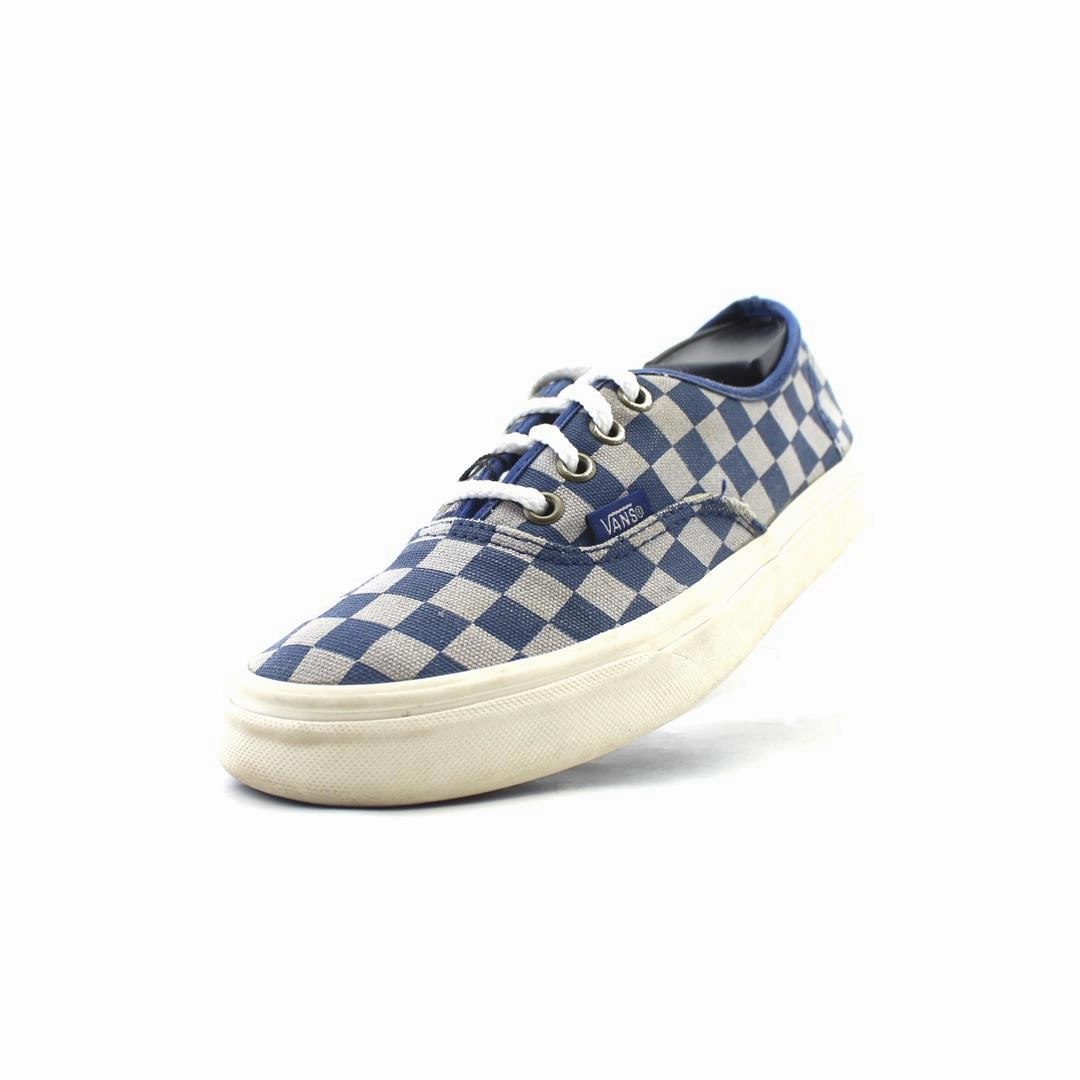 VANS AUTHENTIC Vans casual shoe snapshots