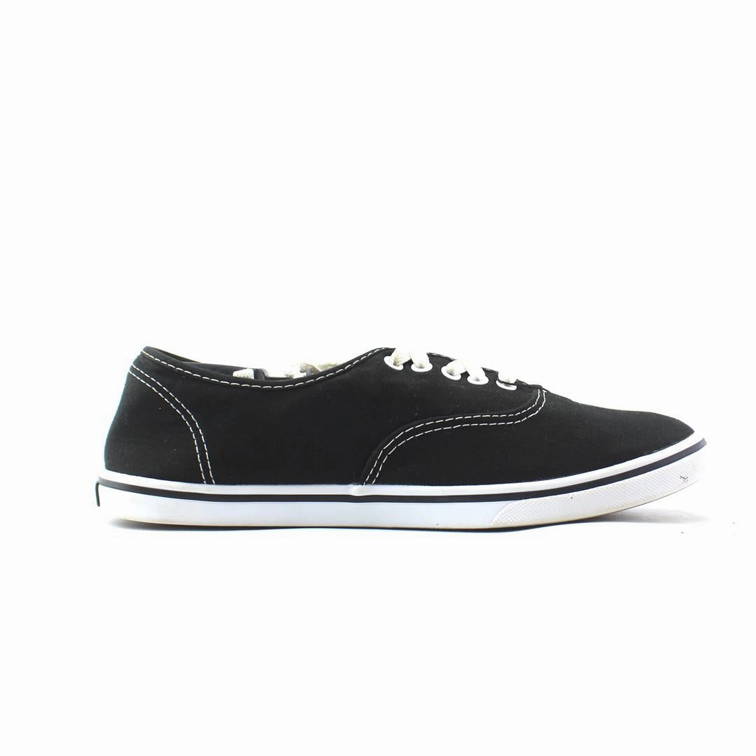 VANS AUTHENTIC Vans casual shoe snapshots