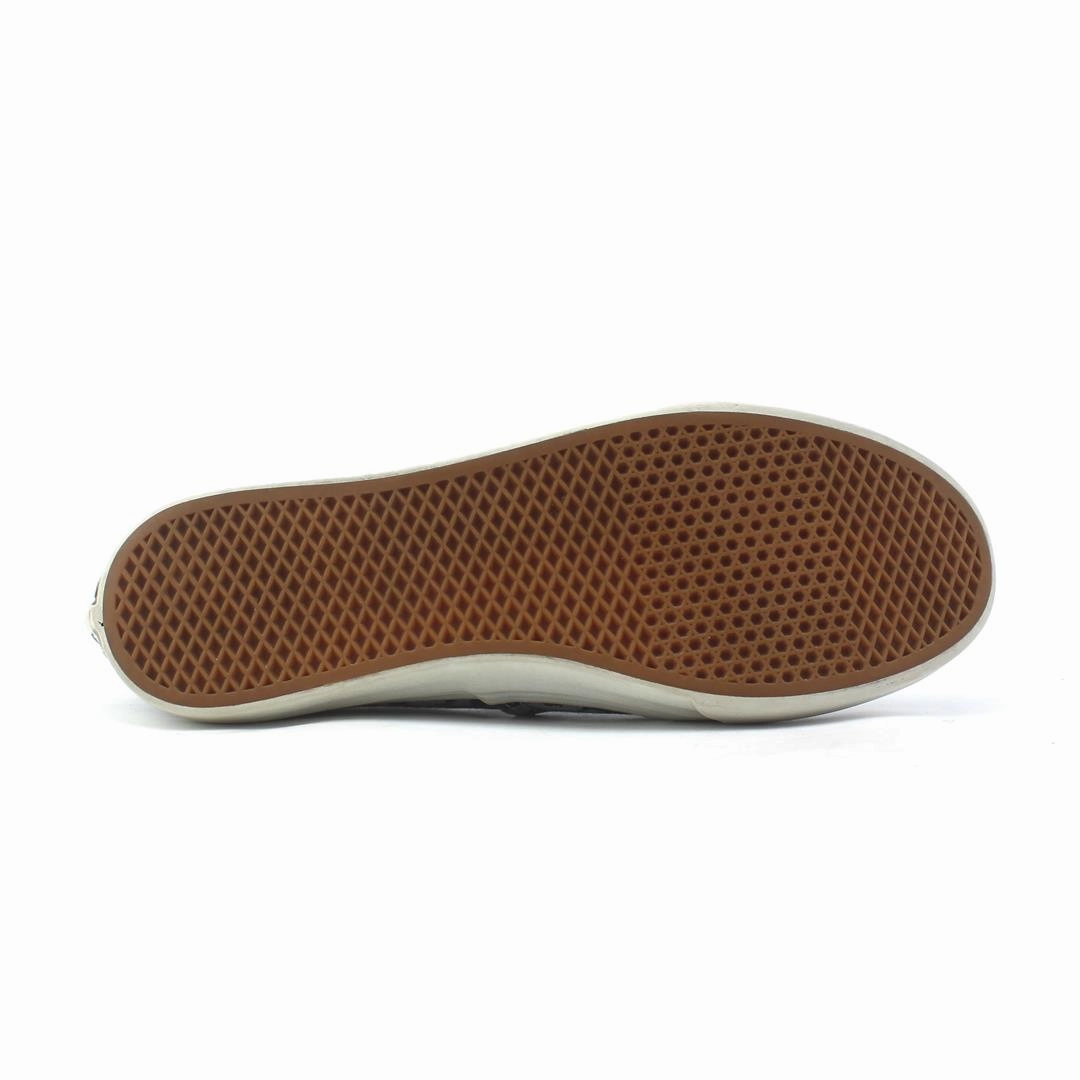 VANS AUTHENTIC Vans casual shoe snapshots