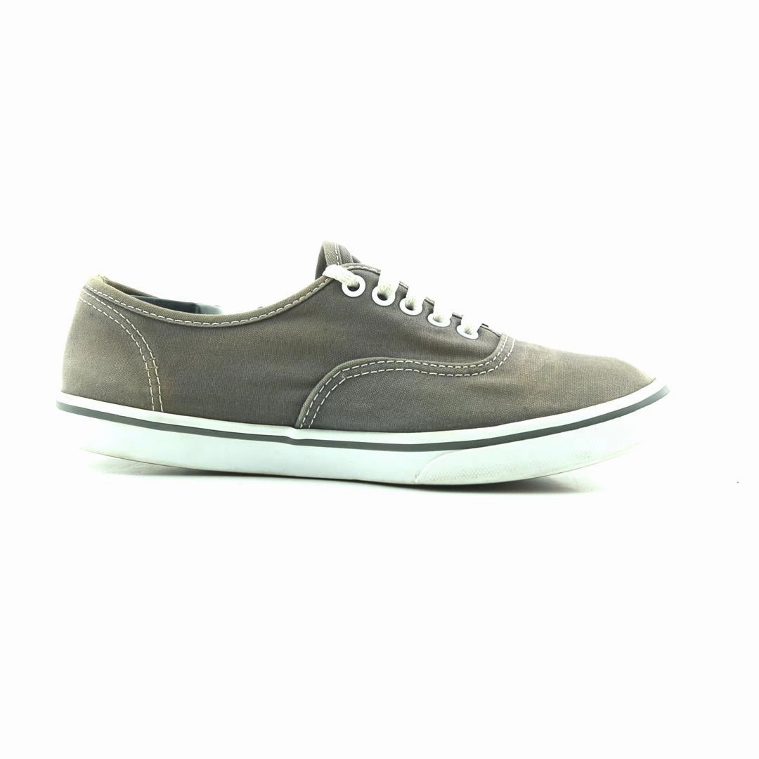VANS AUTHENTIC Vans classic sneaker styles