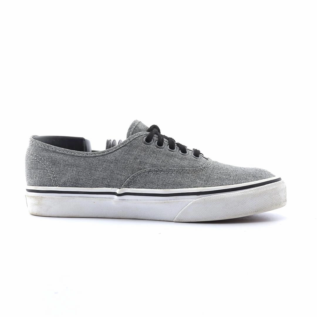 VANS AUTHENTIC Vans classic sneaker styles