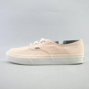 VANS AUTHENTIC Vans iconic skate shoe designs