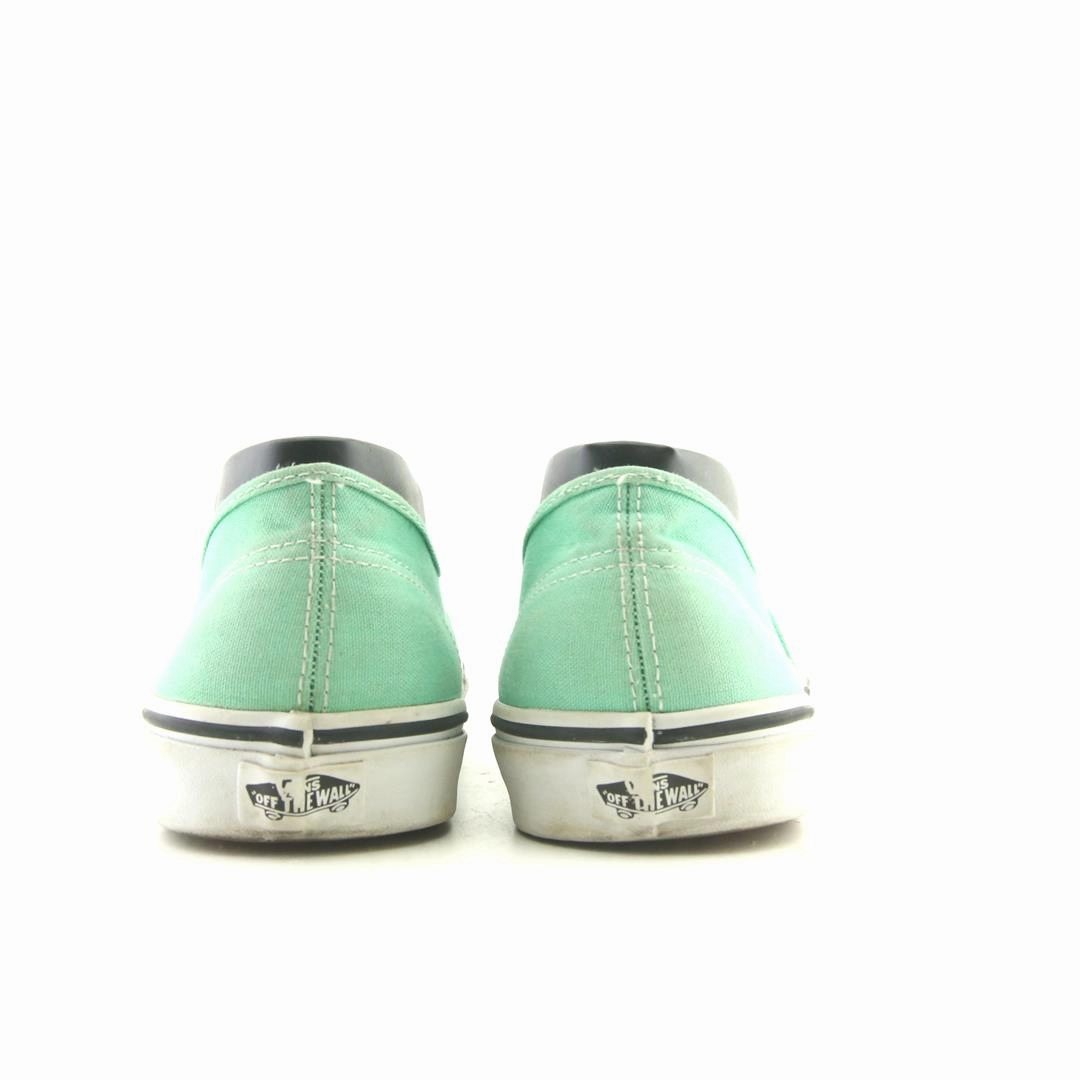 VANS AUTHENTIC Vans classic sneaker styles