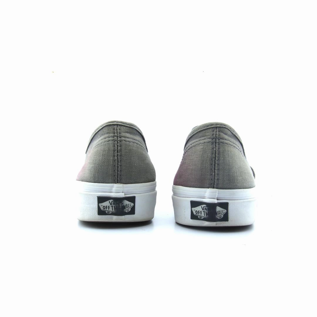 VANS AUTHENTIC Vans classic sneaker styles