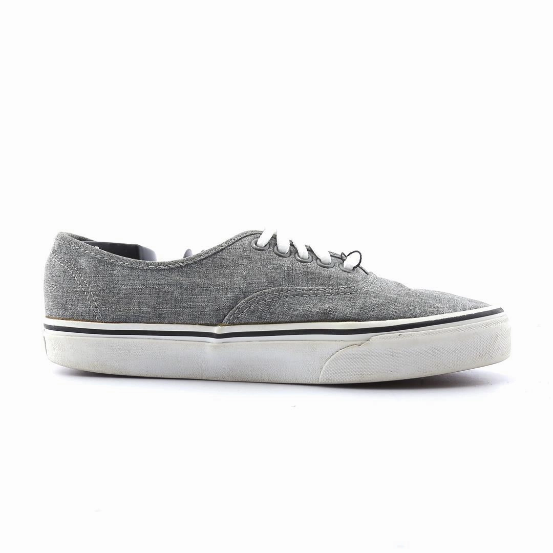 VANS AUTHENTIC Vans classic sneaker styles