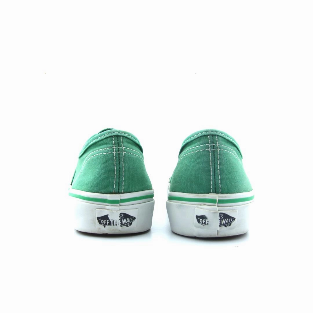 VANS AUTHENTIC Vans classic sneaker styles