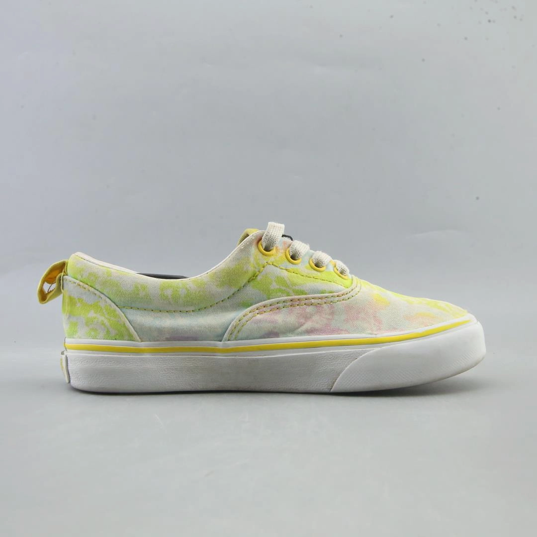 VANS AUTHENTIC Vans classic sneaker styles