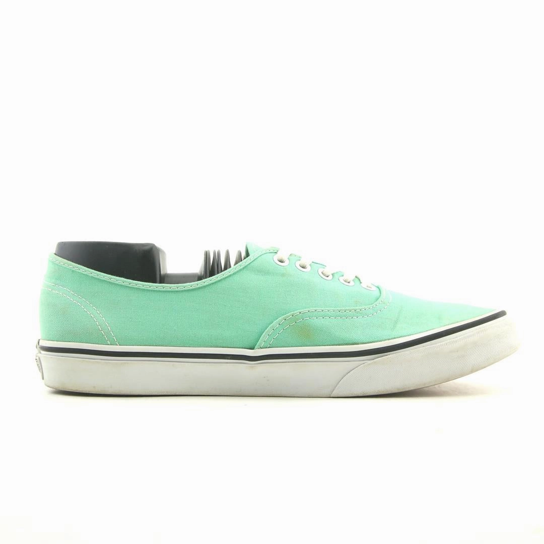 VANS AUTHENTIC Vans classic sneaker styles