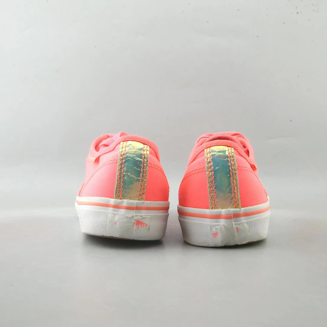 VANS AUTHENTIC Vans classic sneaker styles