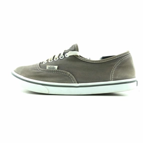 VANS AUTHENTIC Vans iconic skate shoe designs