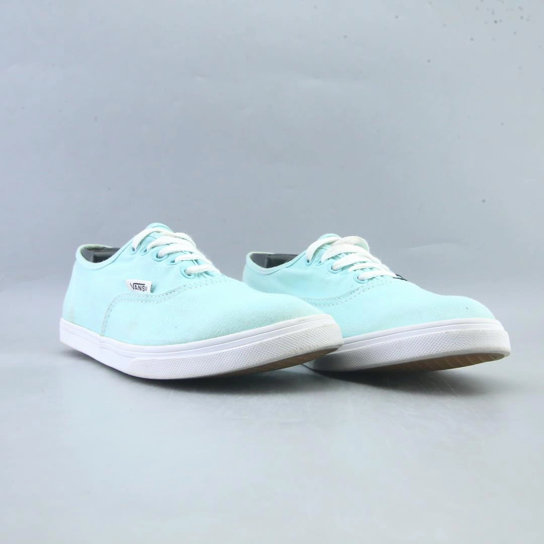 VANS AUTHENTIC Vans classic sneaker styles