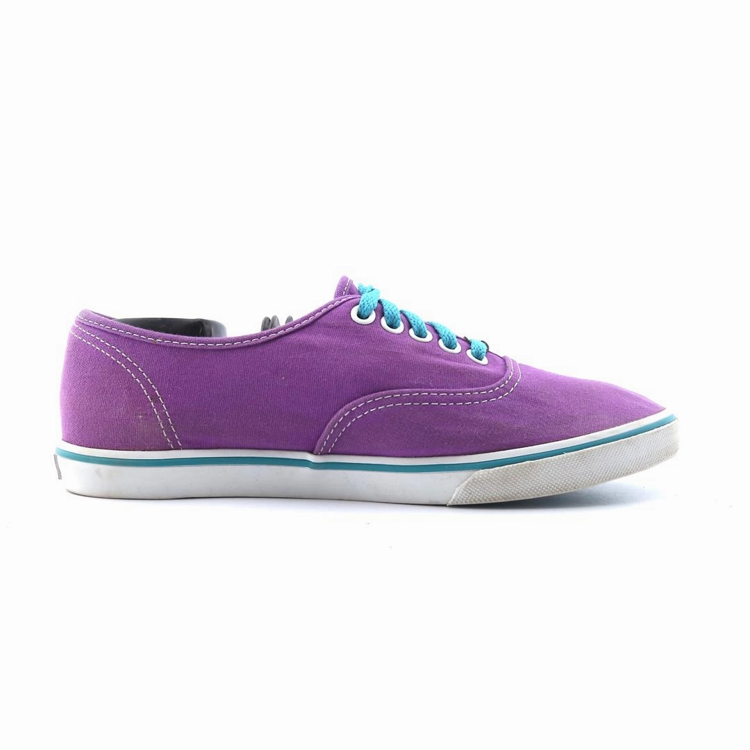 VANS AUTHENTIC Vans classic sneaker styles