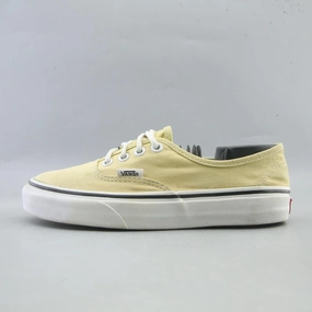 VANS AUTHENTIC Vans iconic skate shoe designs