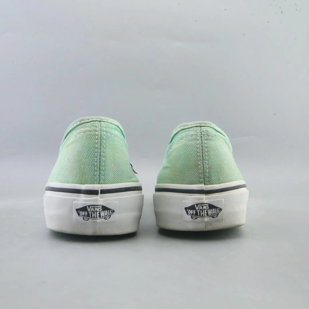 VANS AUTHENTIC Vans classic sneaker styles