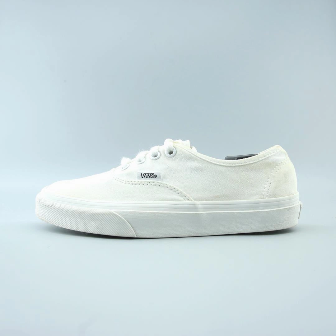 VANS AUTHENTIC Vans iconic skate shoe designs