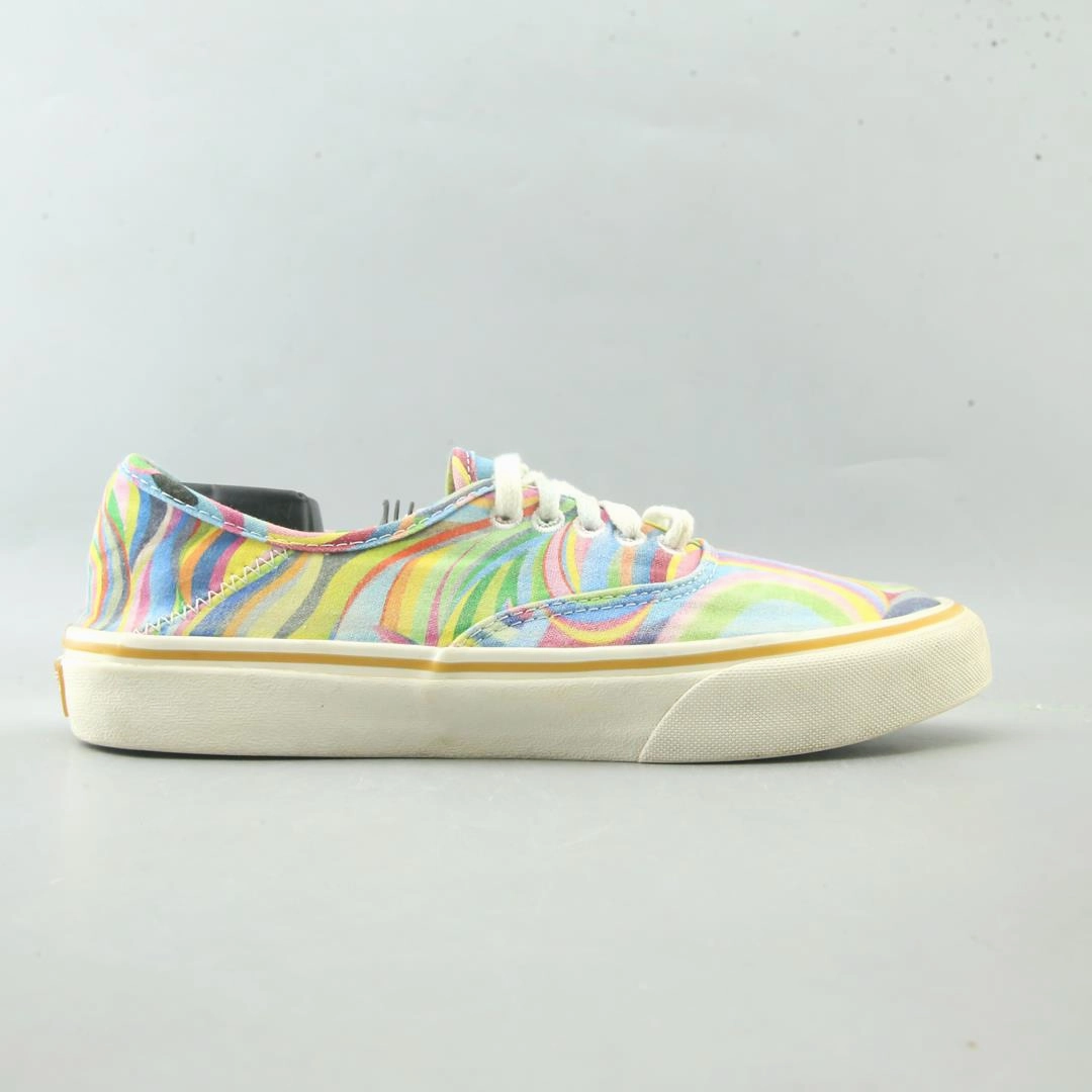 VANS AUTHENTIC Vans classic sneaker styles