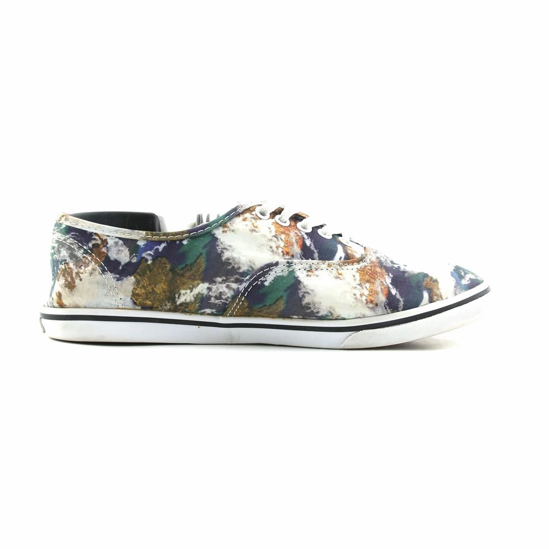 VANS AUTHENTIC Vans classic sneaker styles