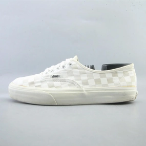 VANS AUTHENTIC Vans iconic skate shoe designs