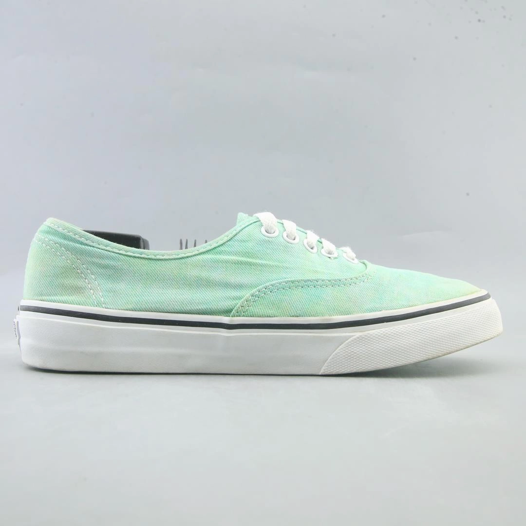 VANS AUTHENTIC Vans classic sneaker styles