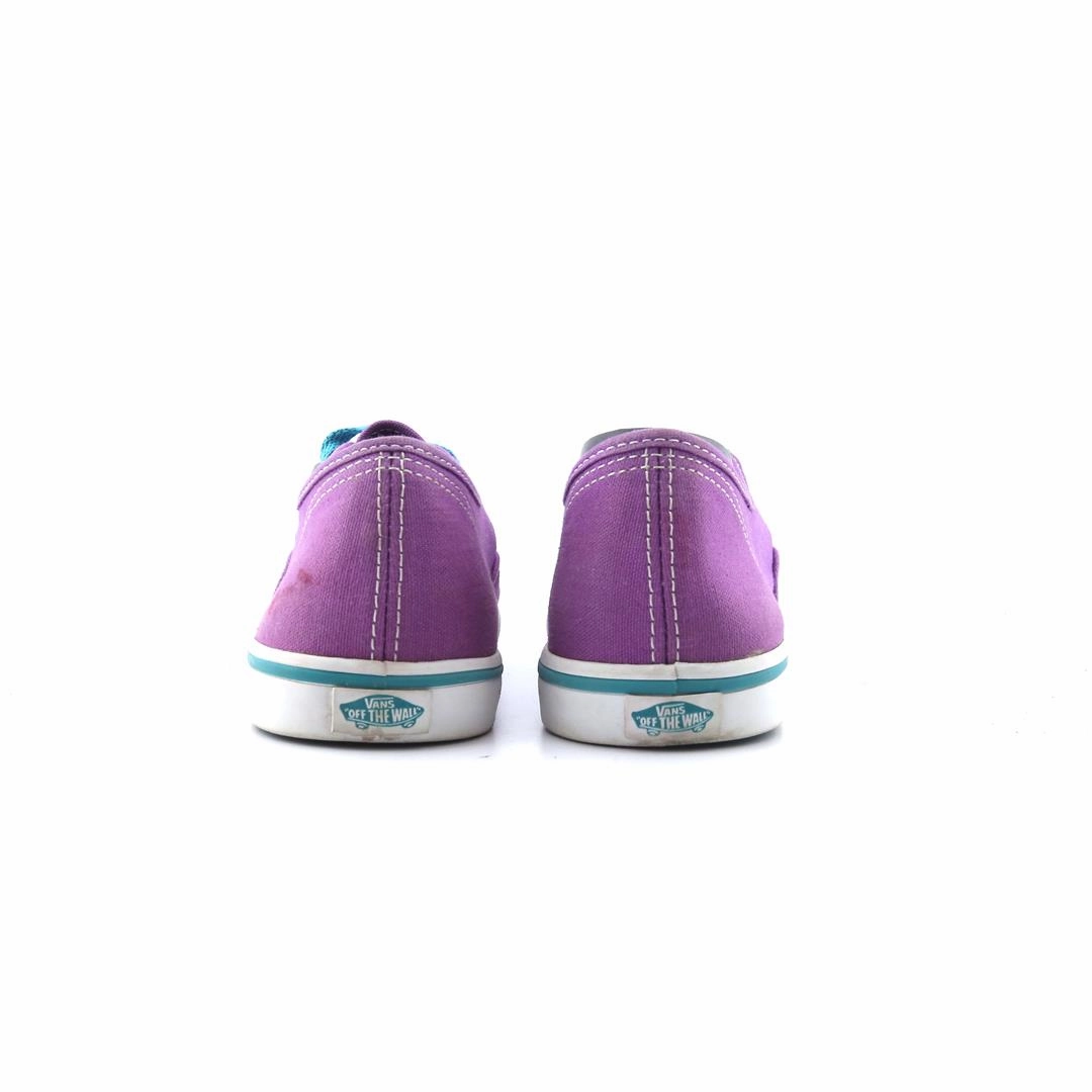 VANS AUTHENTIC Vans classic sneaker styles