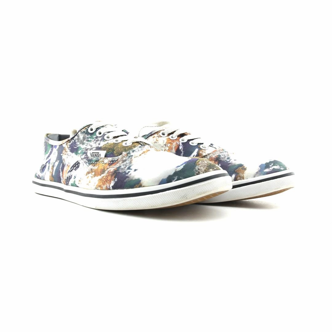 VANS AUTHENTIC Vans classic sneaker styles
