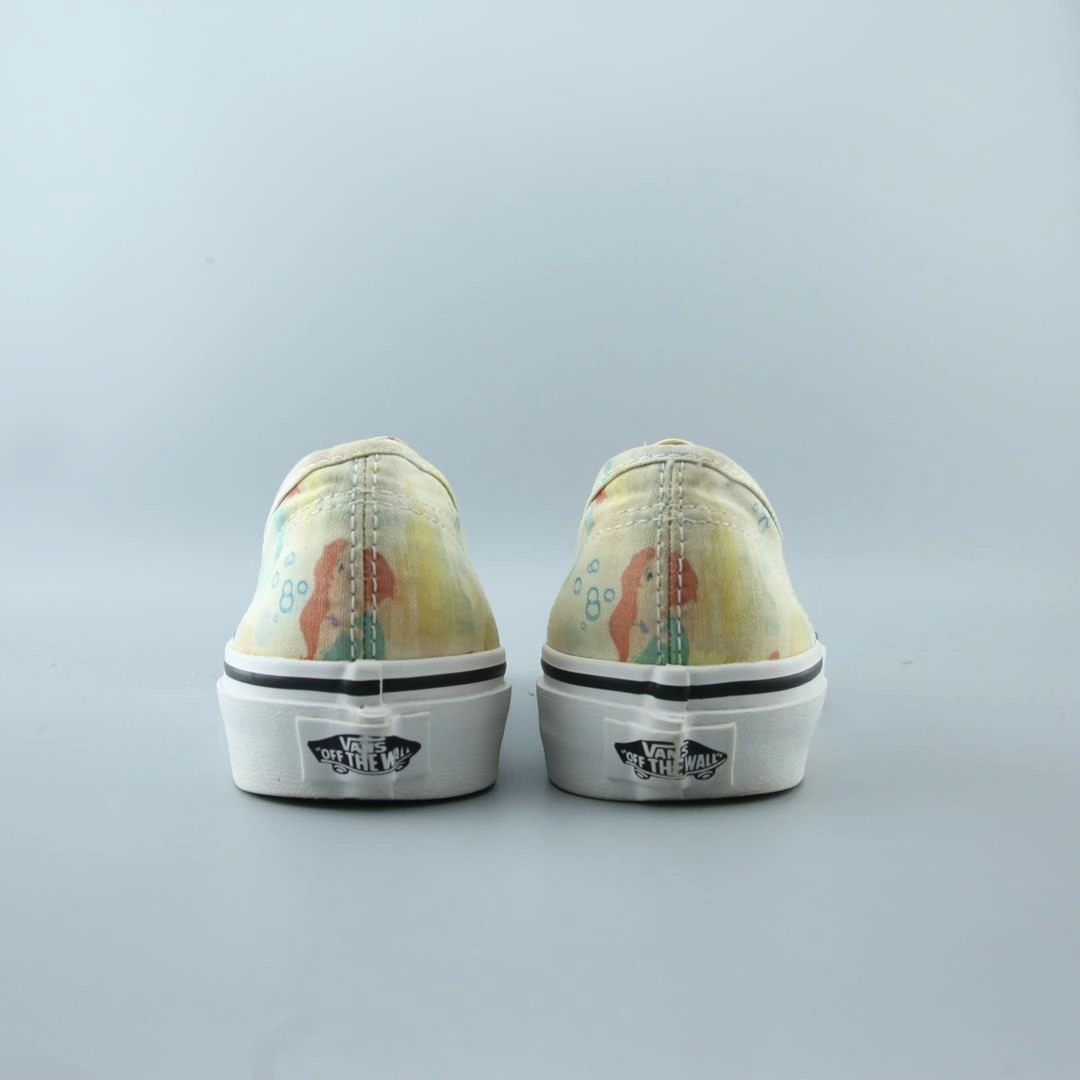 VANS AUTHENTIC Vans skate shoe imagery