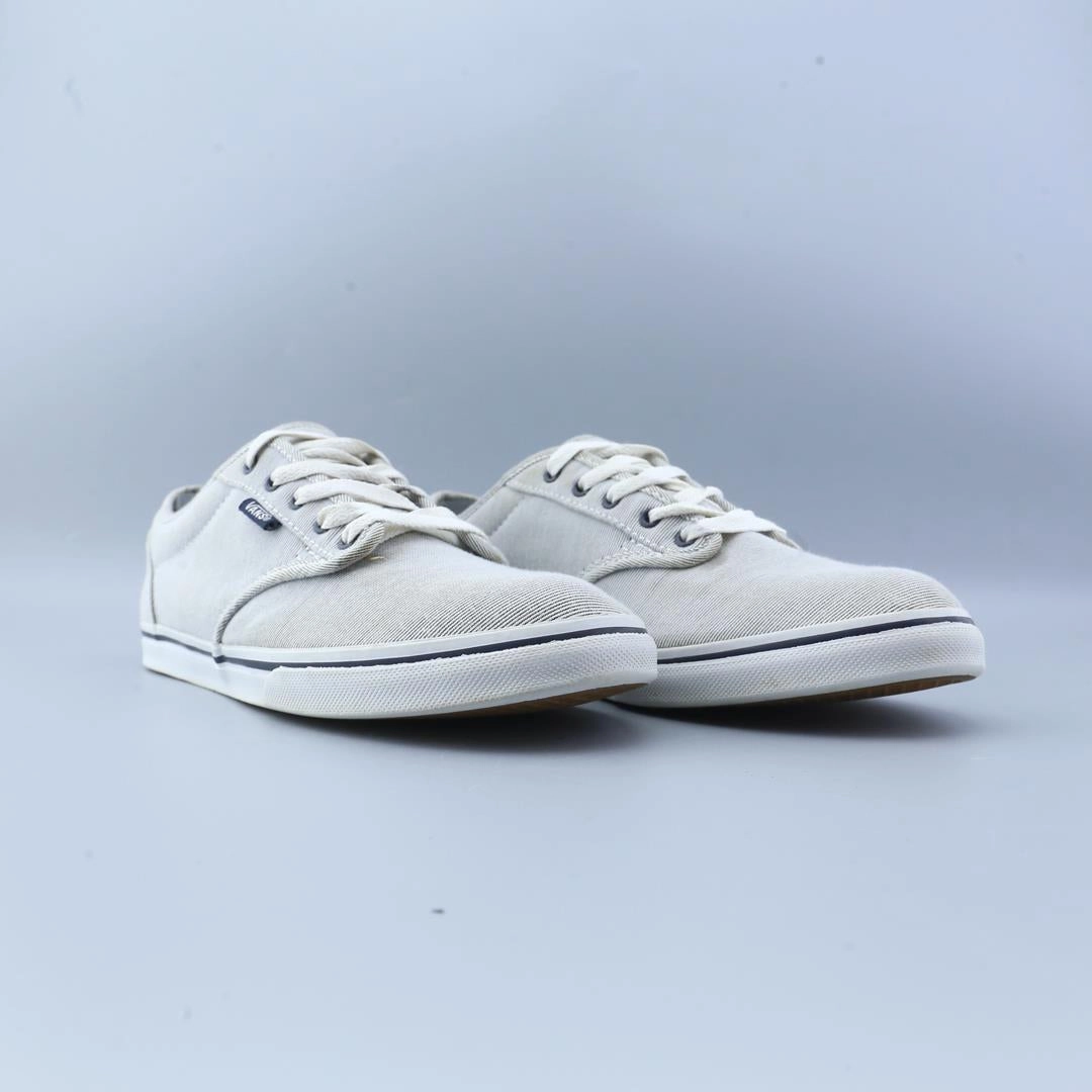 VANS AUTHENTIC Vans skate shoe imagery