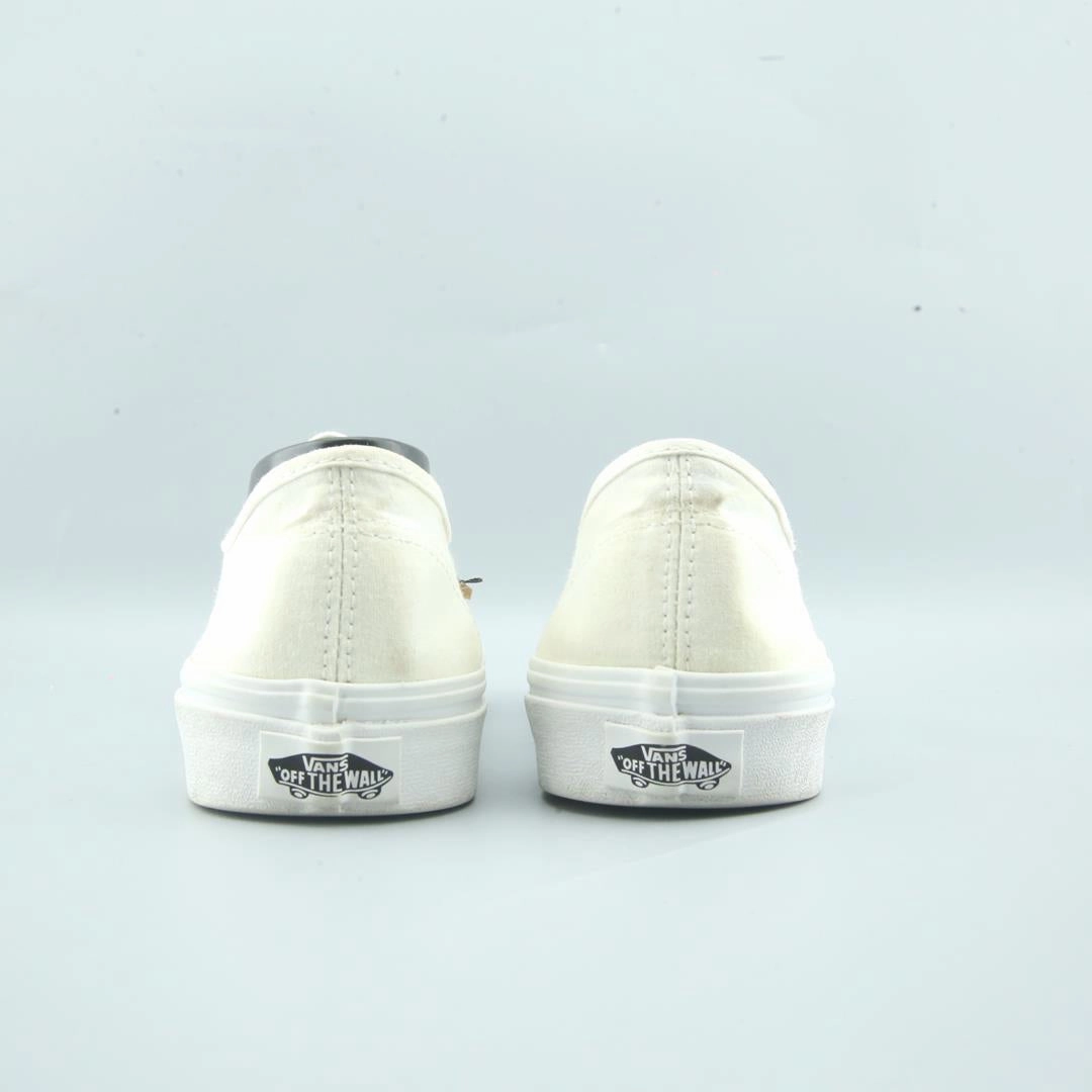 VANS AUTHENTIC Vans skate shoe imagery