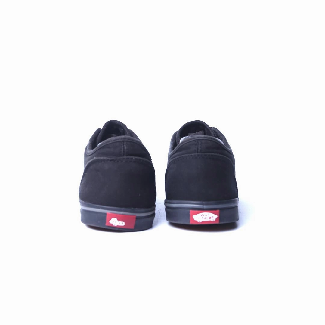 VANS AUTHENTIC Vans skate shoe imagery