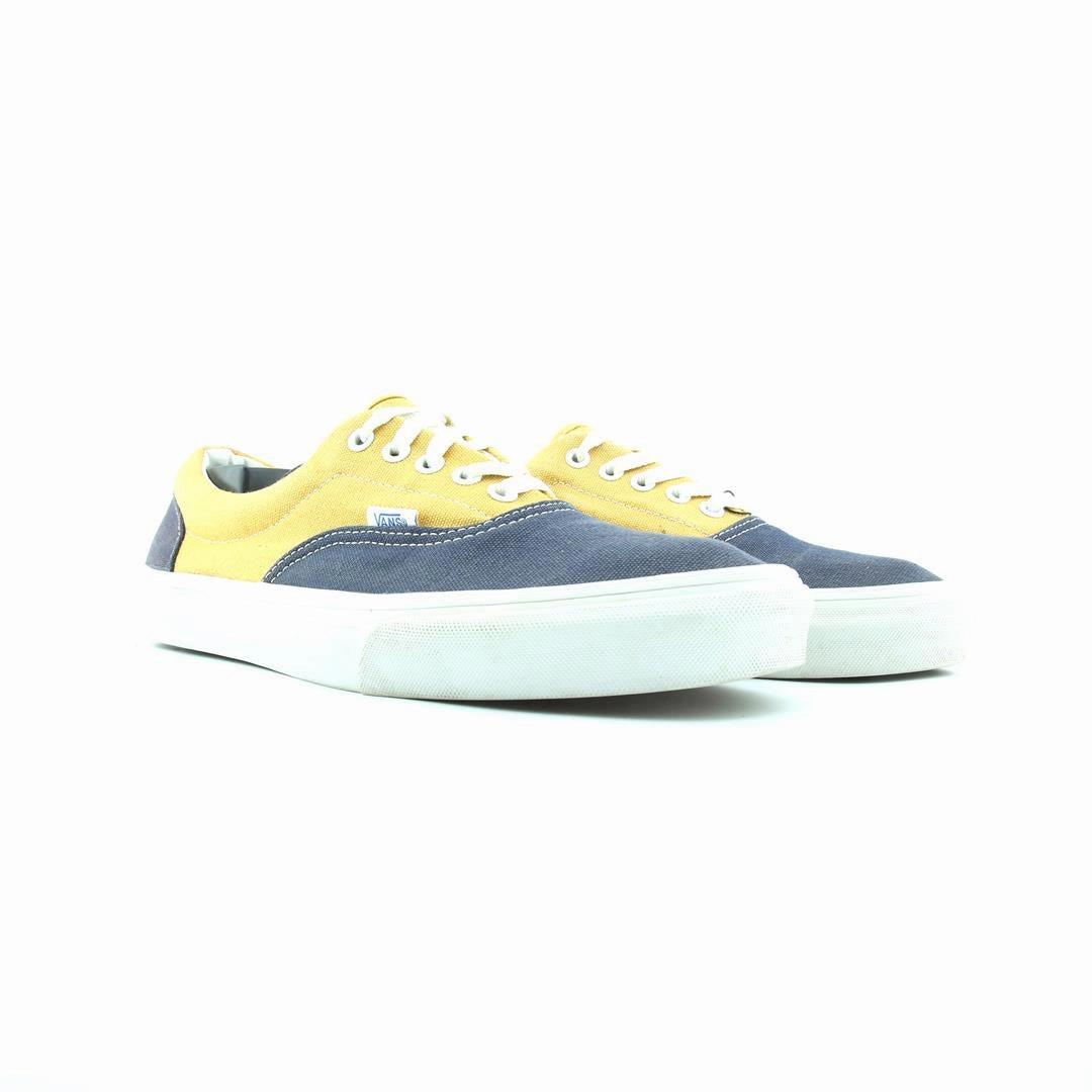 VANS AUTHENTIC Vans skate shoe imagery