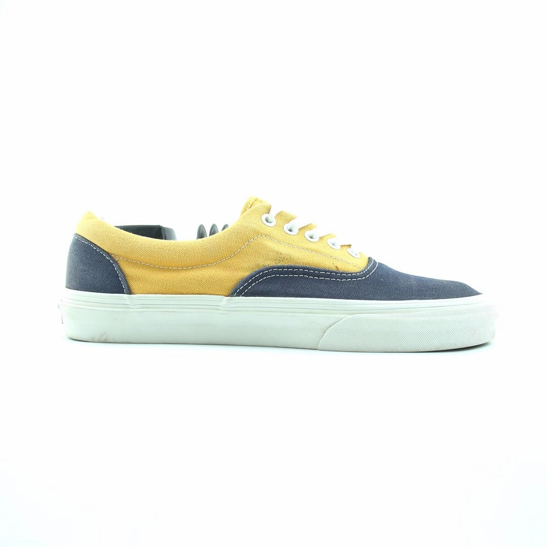 VANS AUTHENTIC Vans skate shoe imagery