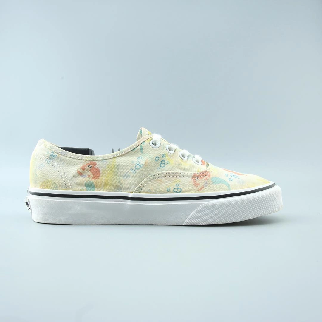 VANS AUTHENTIC Vans skate shoe imagery