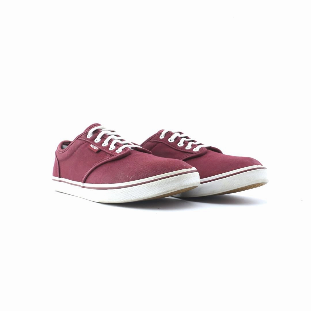 VANS AUTHENTIC Vans skate shoe imagery