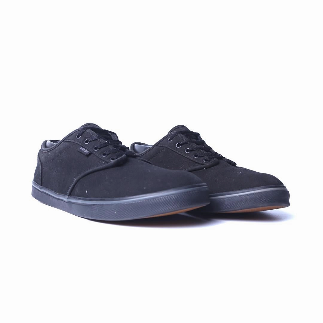 VANS AUTHENTIC Vans skate shoe imagery