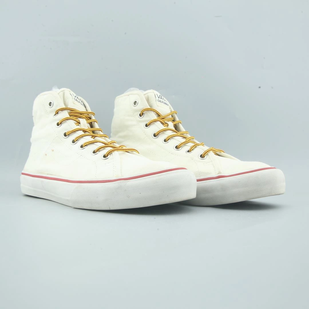 VANS CALIFORNIA SK8-HI Vans skate shoe imagery