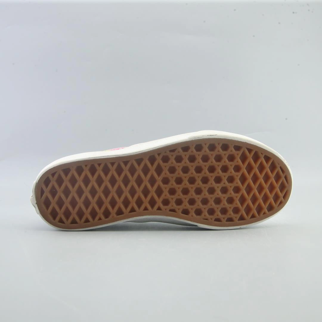 VANS CLASSIC CHECKERBOARD Vans casual shoe snapshots