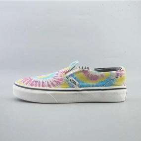 VANS CLASSIC CHECKERBOARD Vans retro-inspired footwear styles