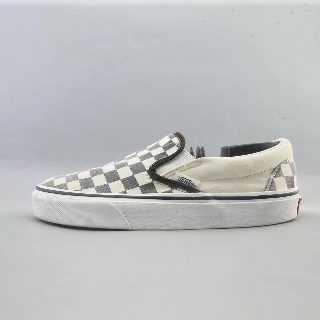 VANS CLASSIC CHECKERBOARD Vans retro-inspired footwear styles