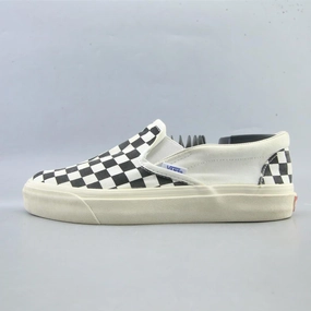 VANS CLASSIC  CHECKERBOARD Vans iconic skate shoe designs